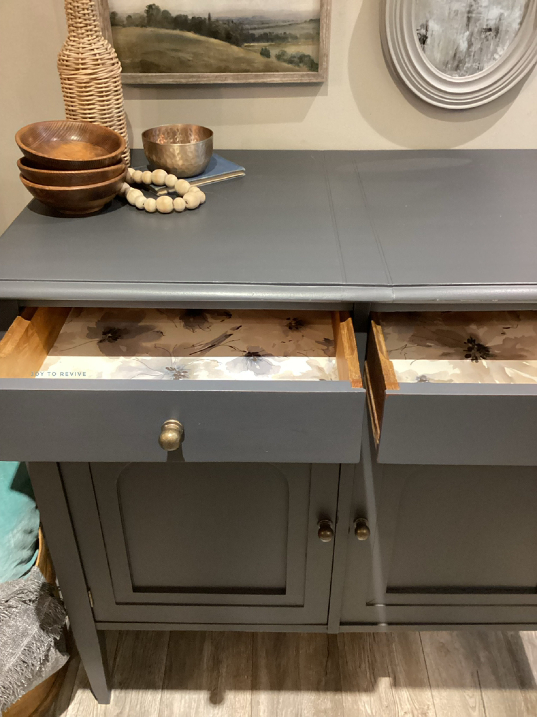 Solid wood antique sideboard - photo 4
