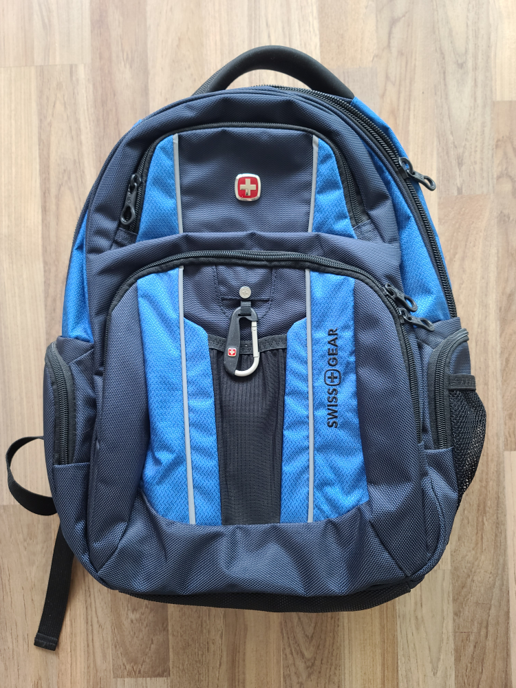 Large Swiss Gear Backpack thumbnail