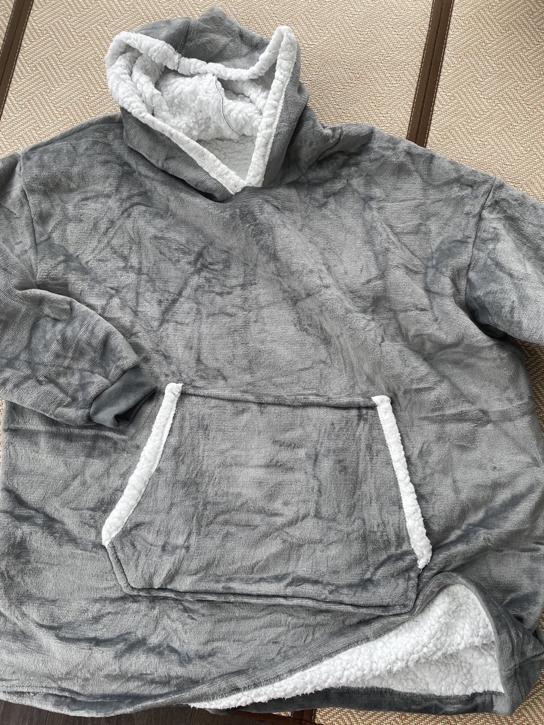 Oversize hooded blanket