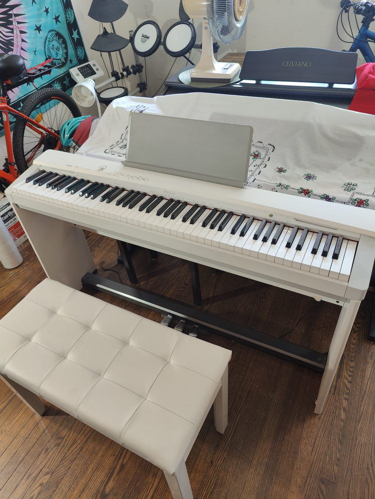Casio Privia PX-135, digital piano 88 weighted keys | Karrot