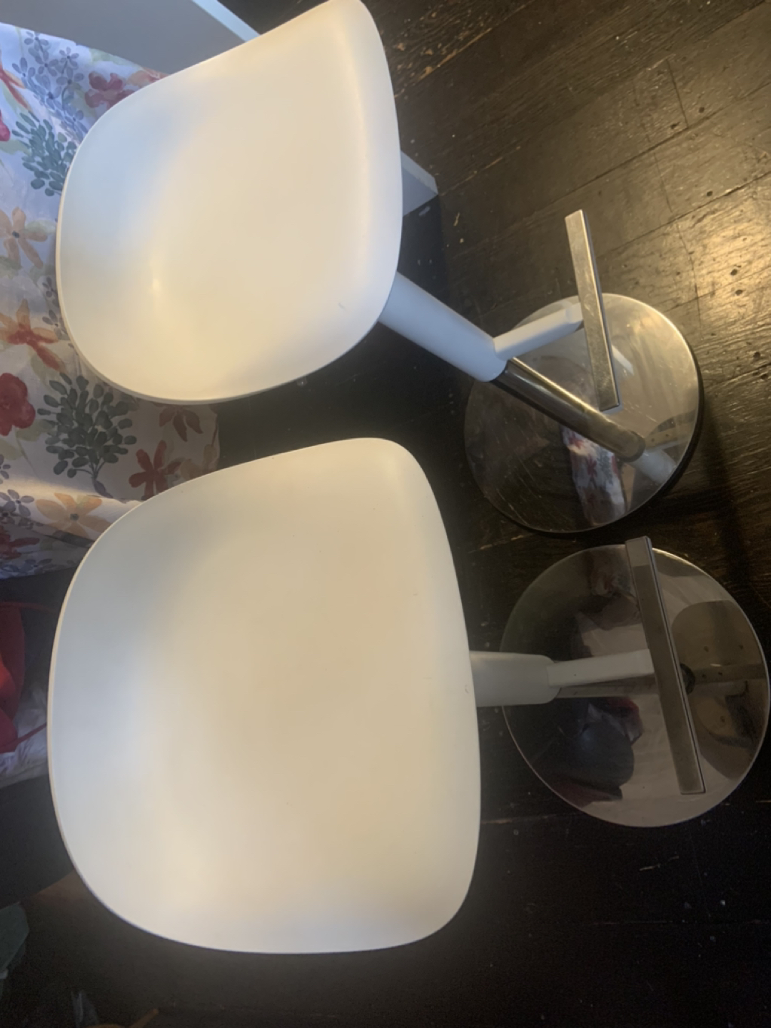 IKEA JANINGE White Bar Stools (3 available) image indicator(10)