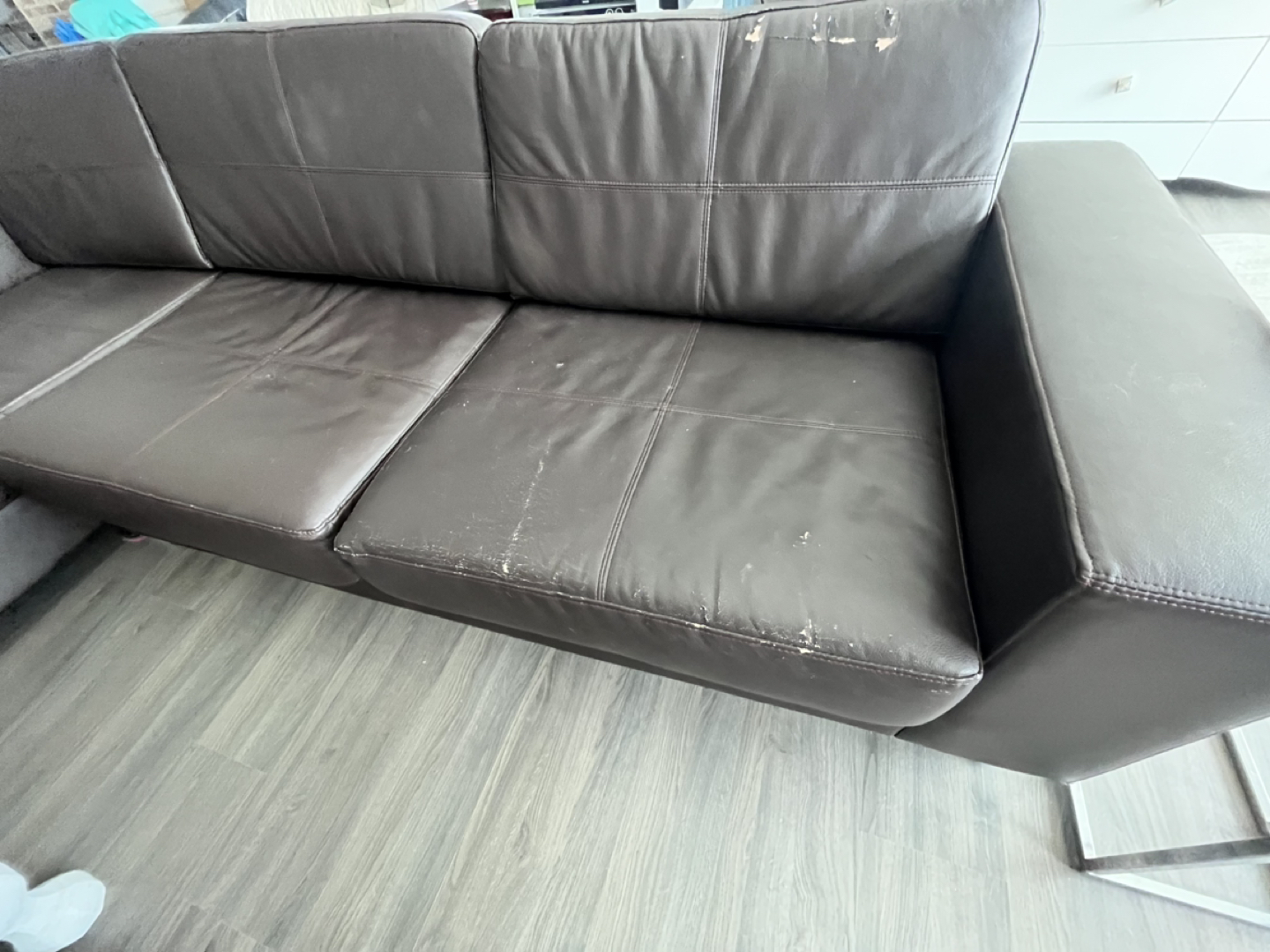 leather sofa - photo 2