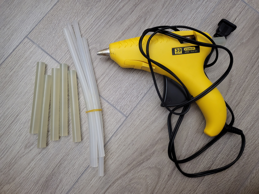 glue gun and glue stick refills