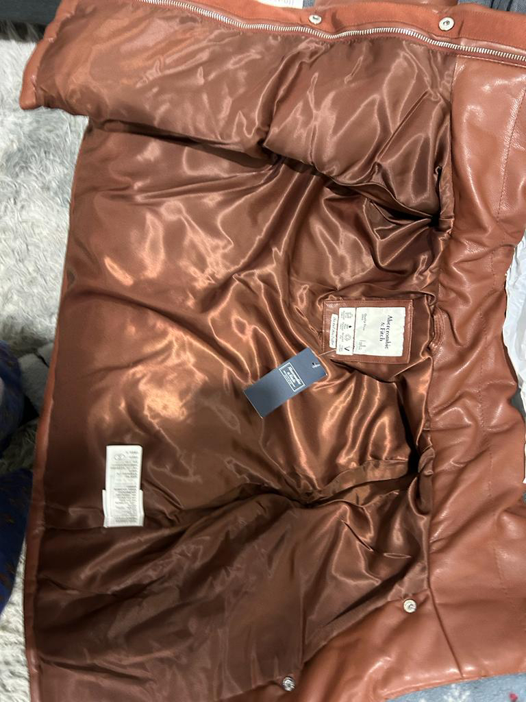 NWOT Vegan Leather Mini Puffer Abercrombie & Fitch