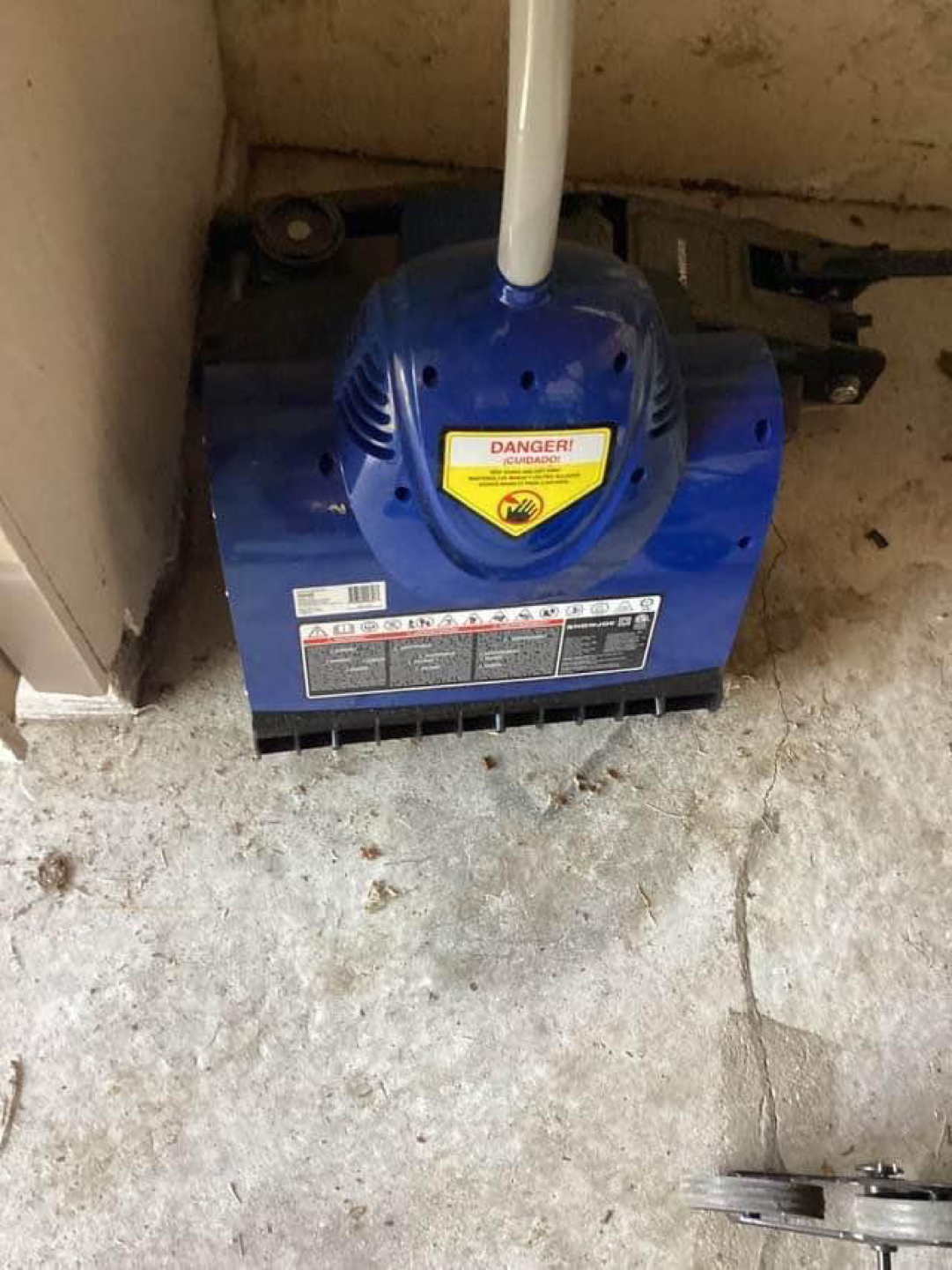 Never used. Electric snowblower - photo 4
