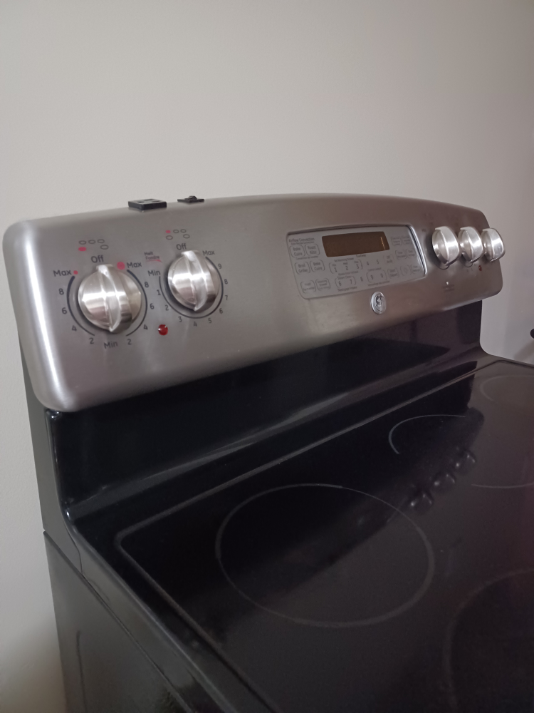 30" GE Range for sale! image indicator(6)