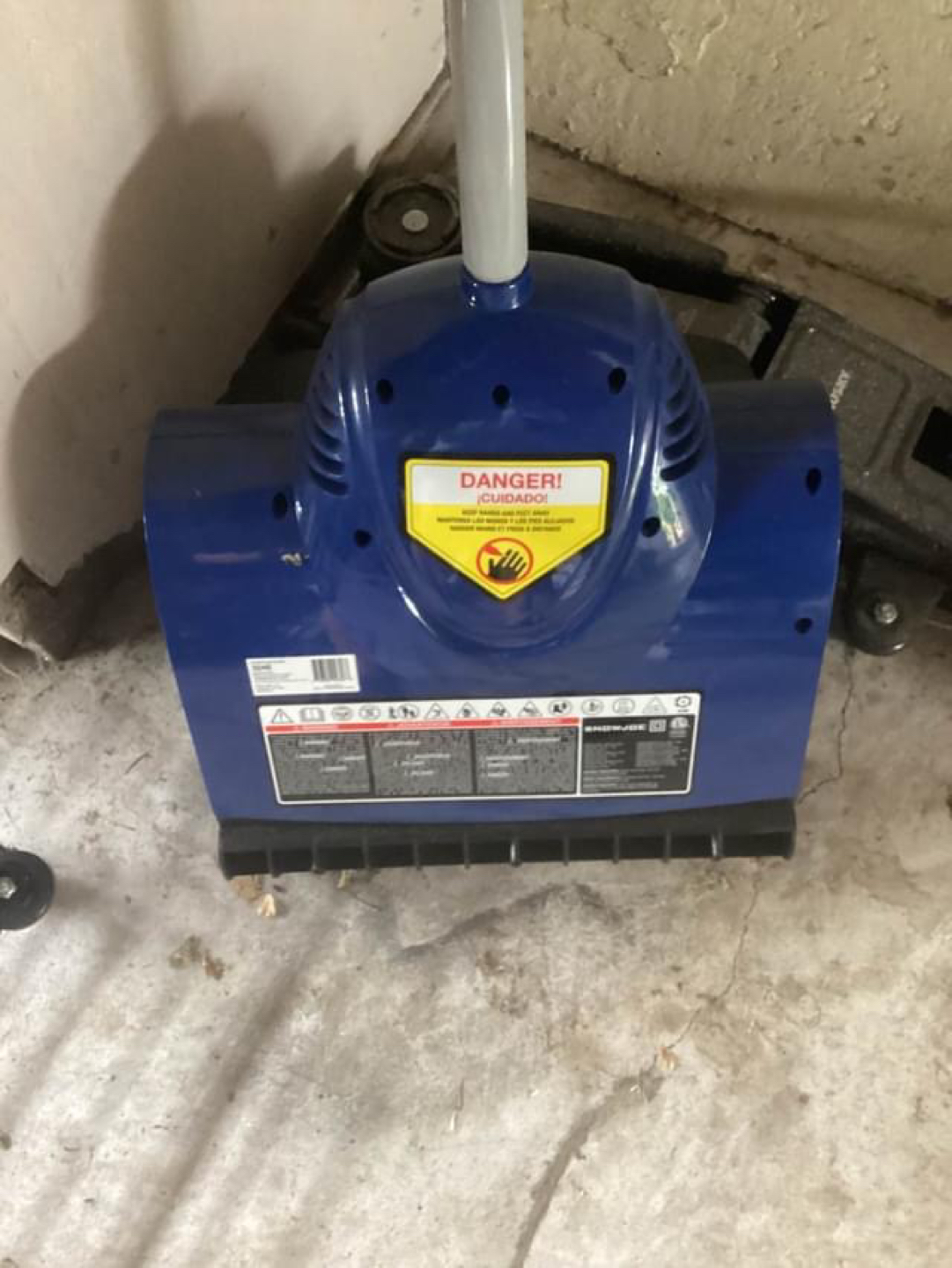 Never used. Electric snowblower - photo 2