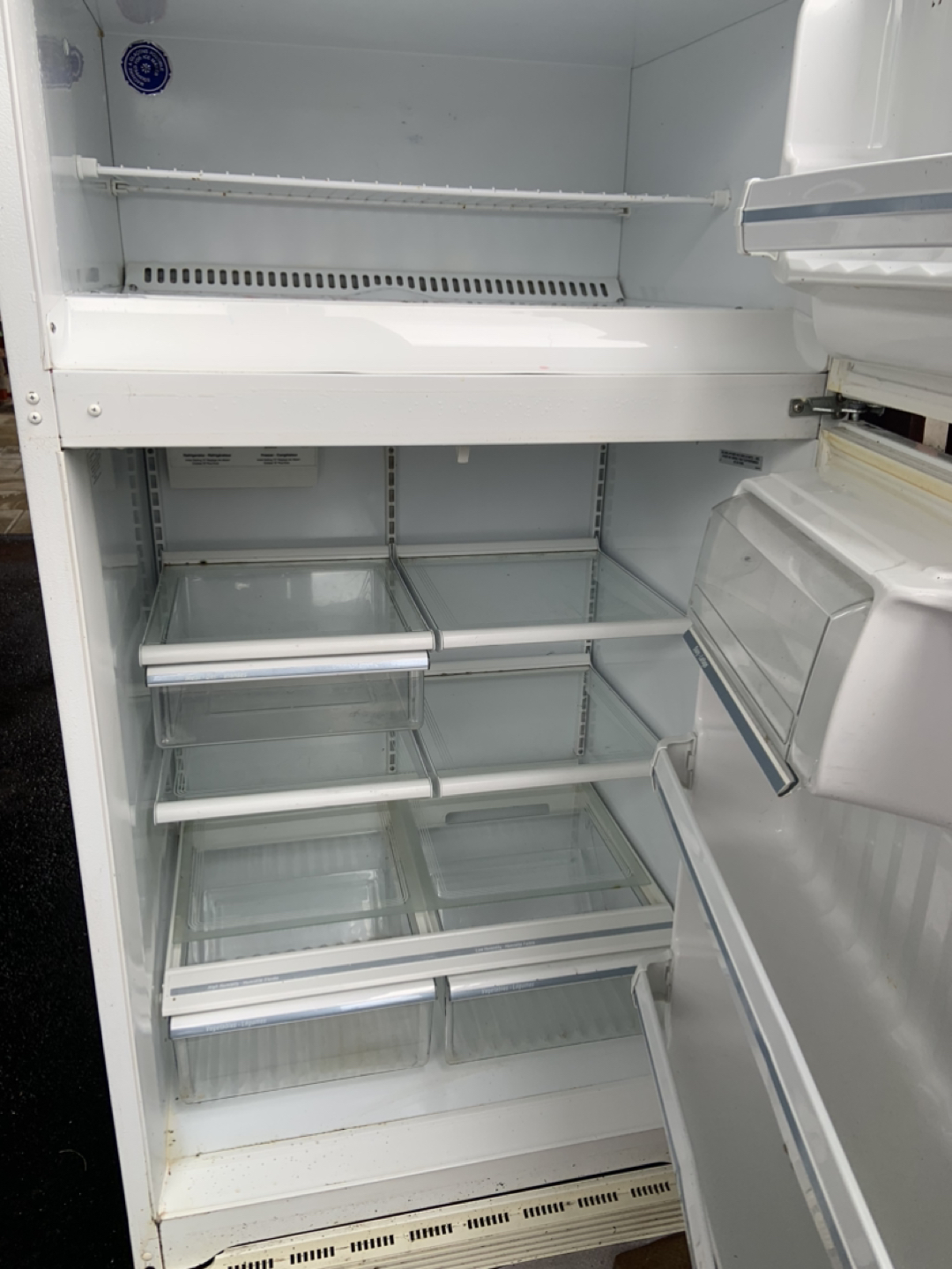 Refrigerator - photo 2