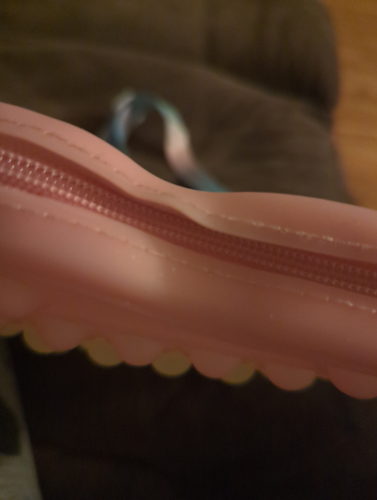 #freecycle 🥕 free little purse that's a pop it! image indicator(3)