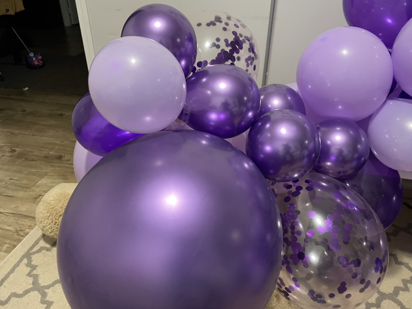 Purple ballon garland - Free