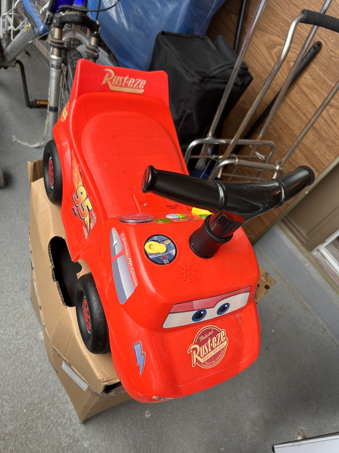 Lightning McQueen Kids riding car