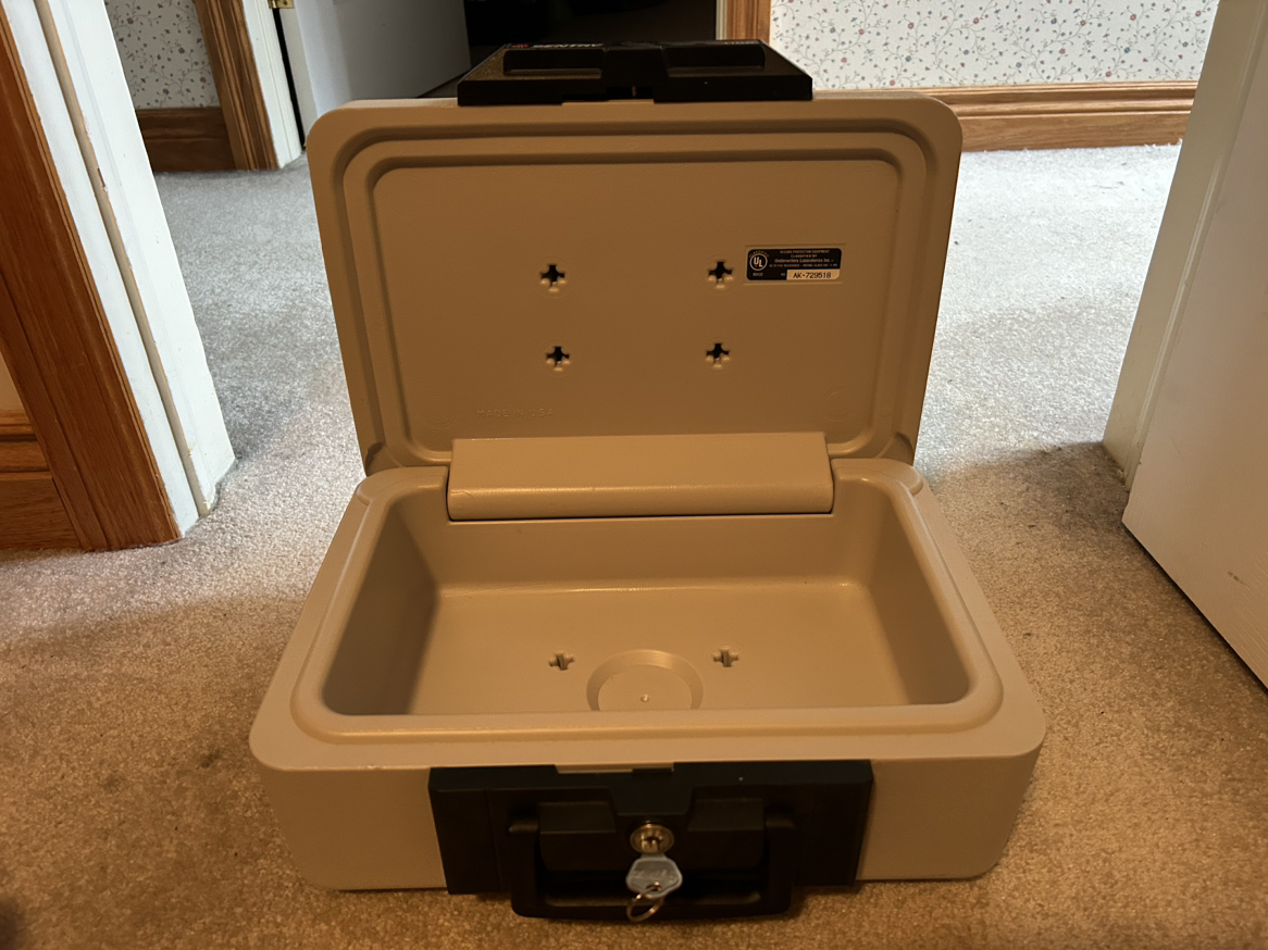 Sentry fire safe - photo 2