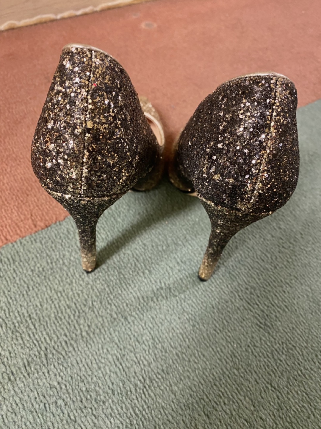 Sandals size 5.5/6 image indicator(2)