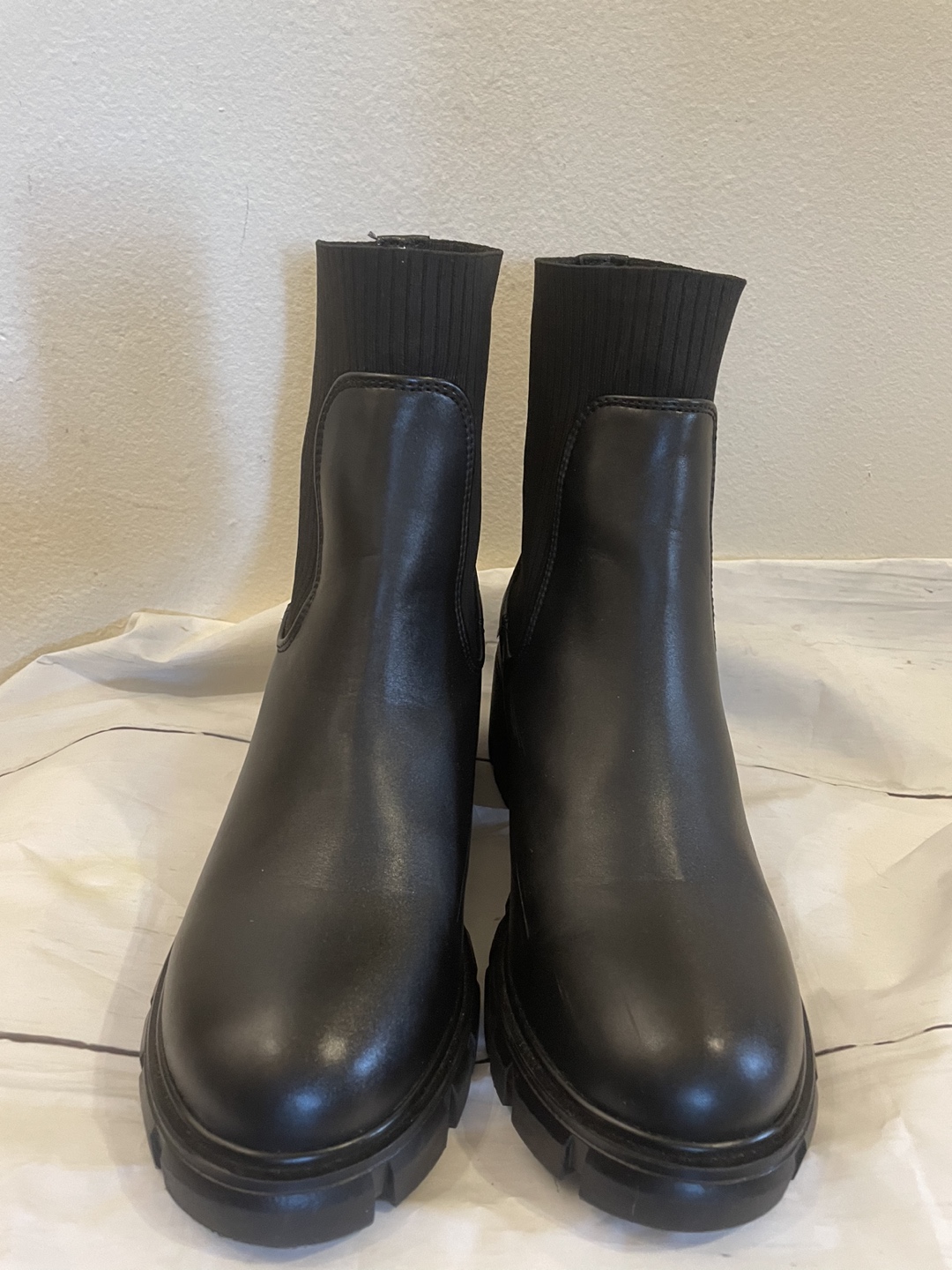 Steve Madden Black Platform Boots 7.5 - photo 4