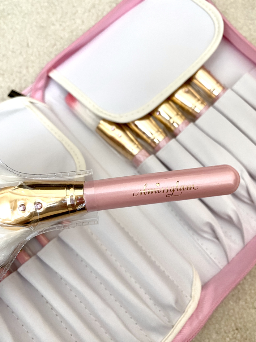 NEW Pink Glam Brush Book (very Barbie💕) image indicator(8)