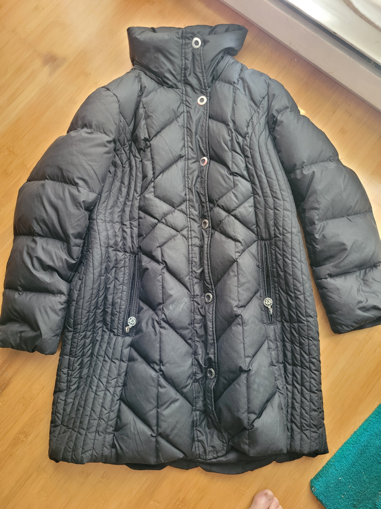 Down-filled ANNE KLEIN LONG BLACK COAT image indicator(5)