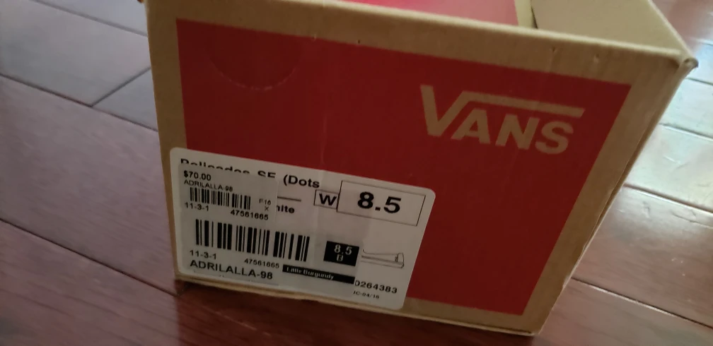 two ladies shoes, size 8.5, get for yourself or gifted - photo 2