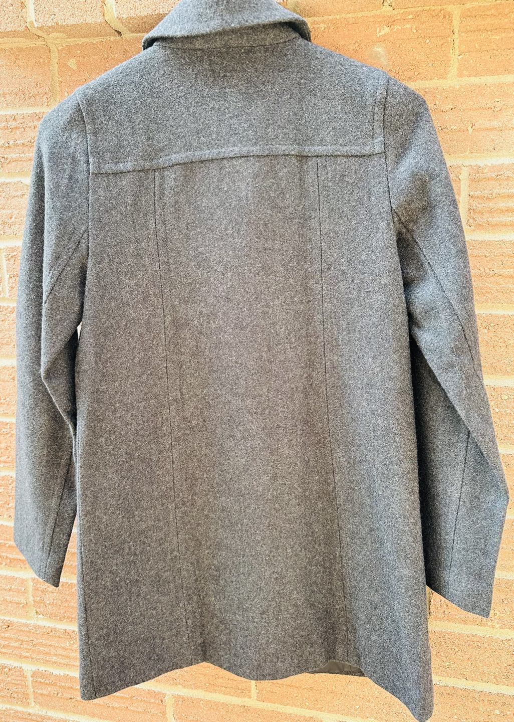 Women’s wool coat image indicator(2)