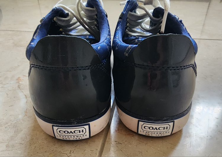 Coach shoes image indicator(3)