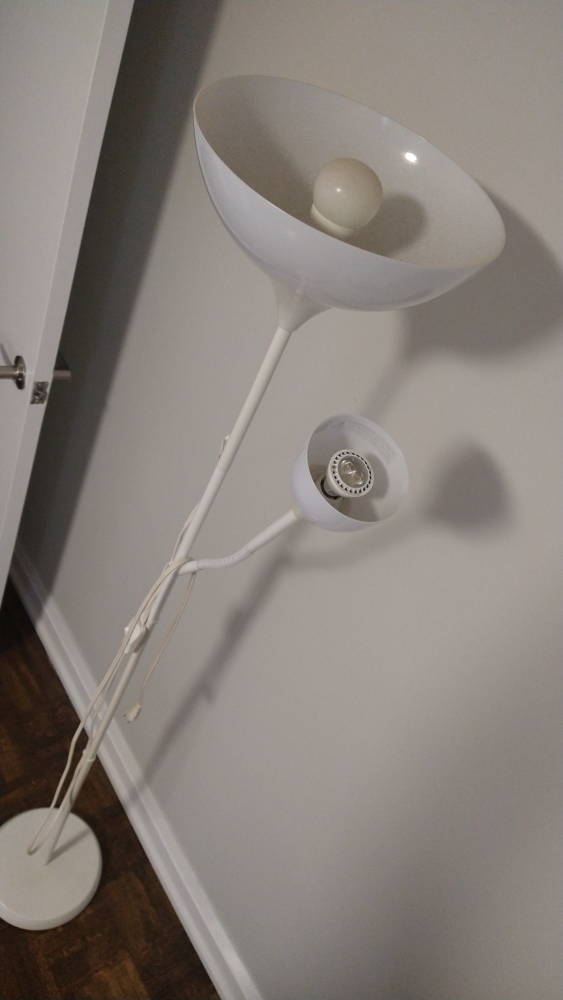 2 TÅGARP
Floor uplighter/reading lamps, 1 black and 1 white image indicator(4)