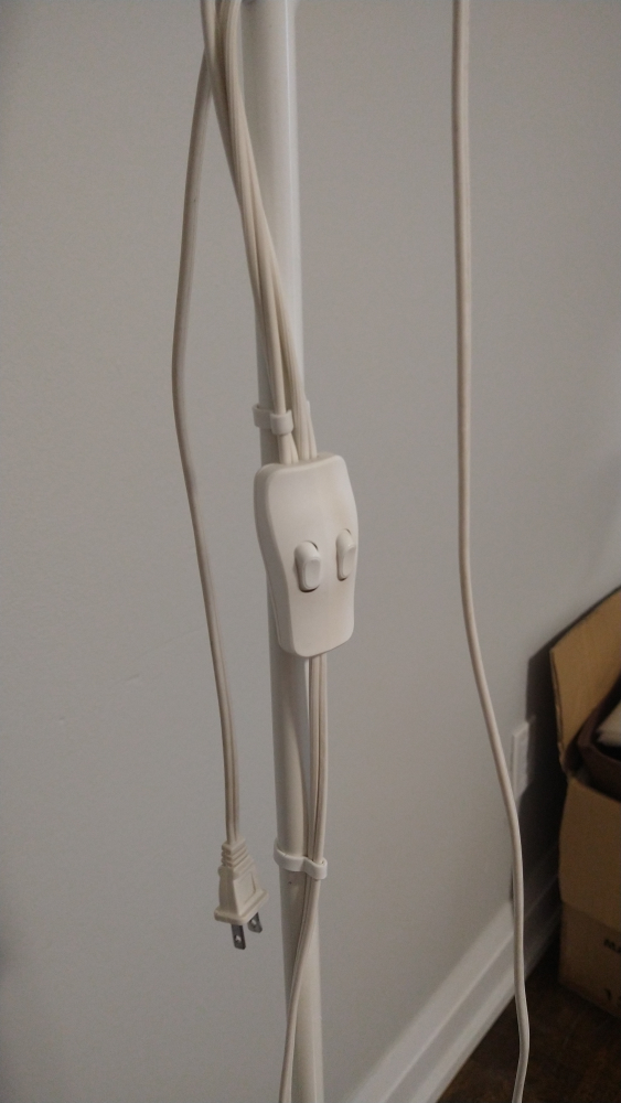 2 TÅGARP
Floor uplighter/reading lamps, 1 black and 1 white image indicator(5)