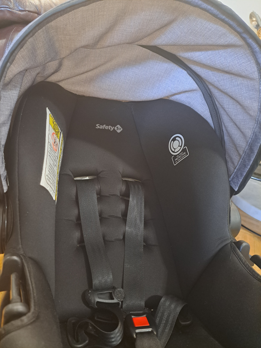 car seat - photo 2