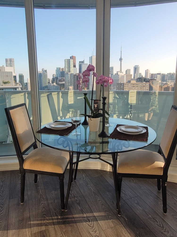 glass dining table and chairs thumbnail