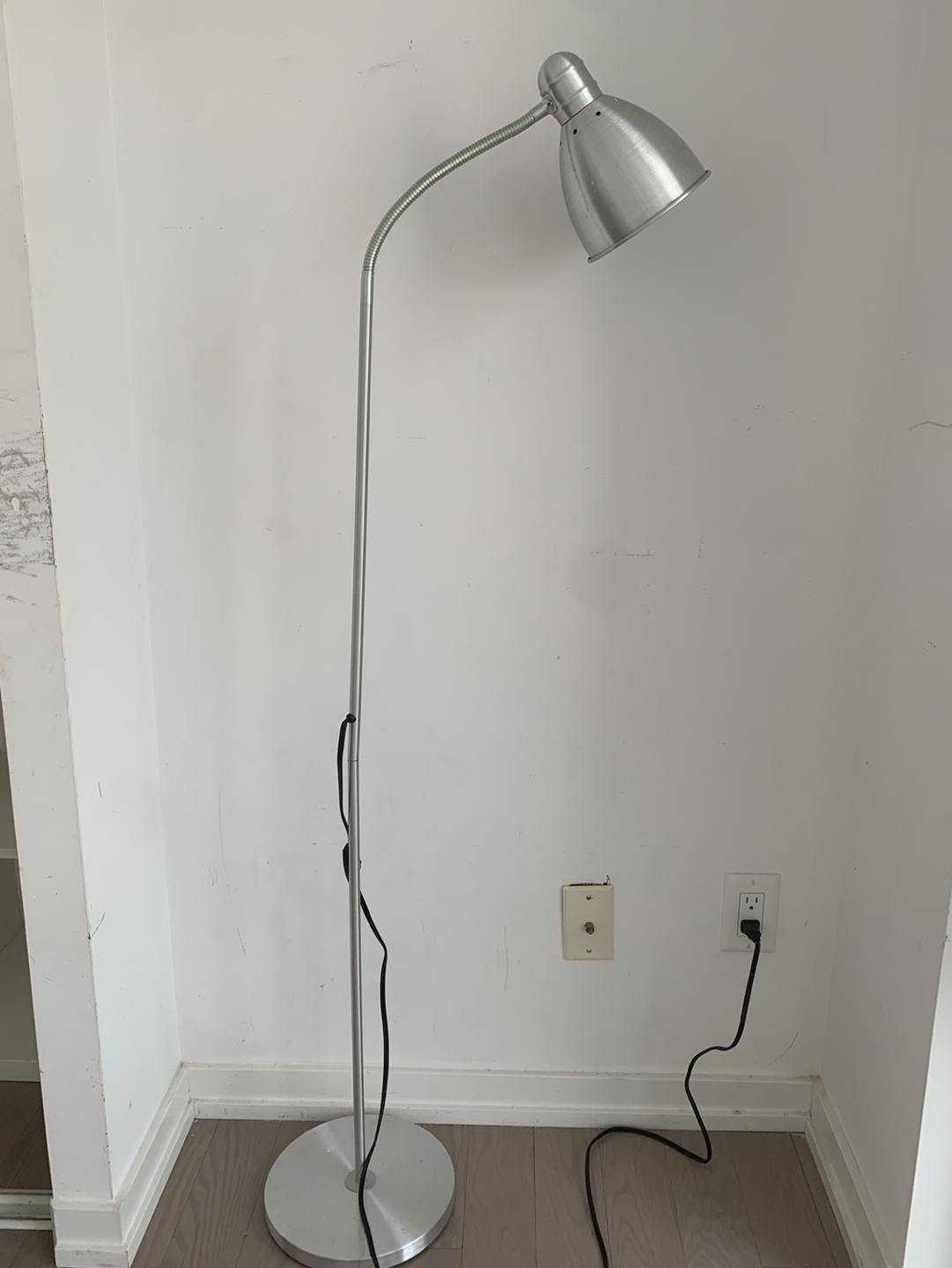 Floor lamp