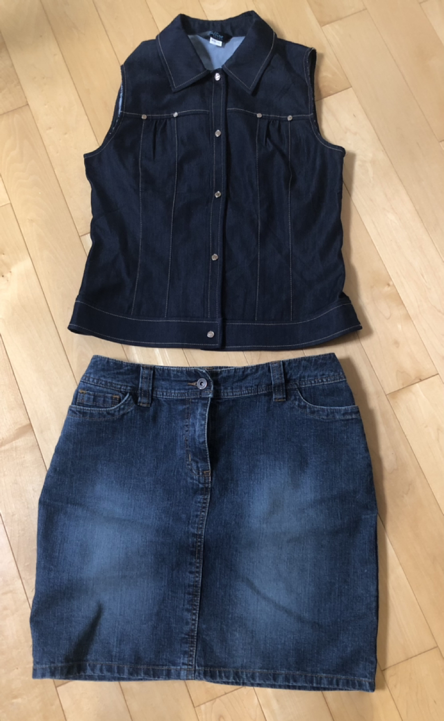 Jean sleeveless top and skirt - photo 3