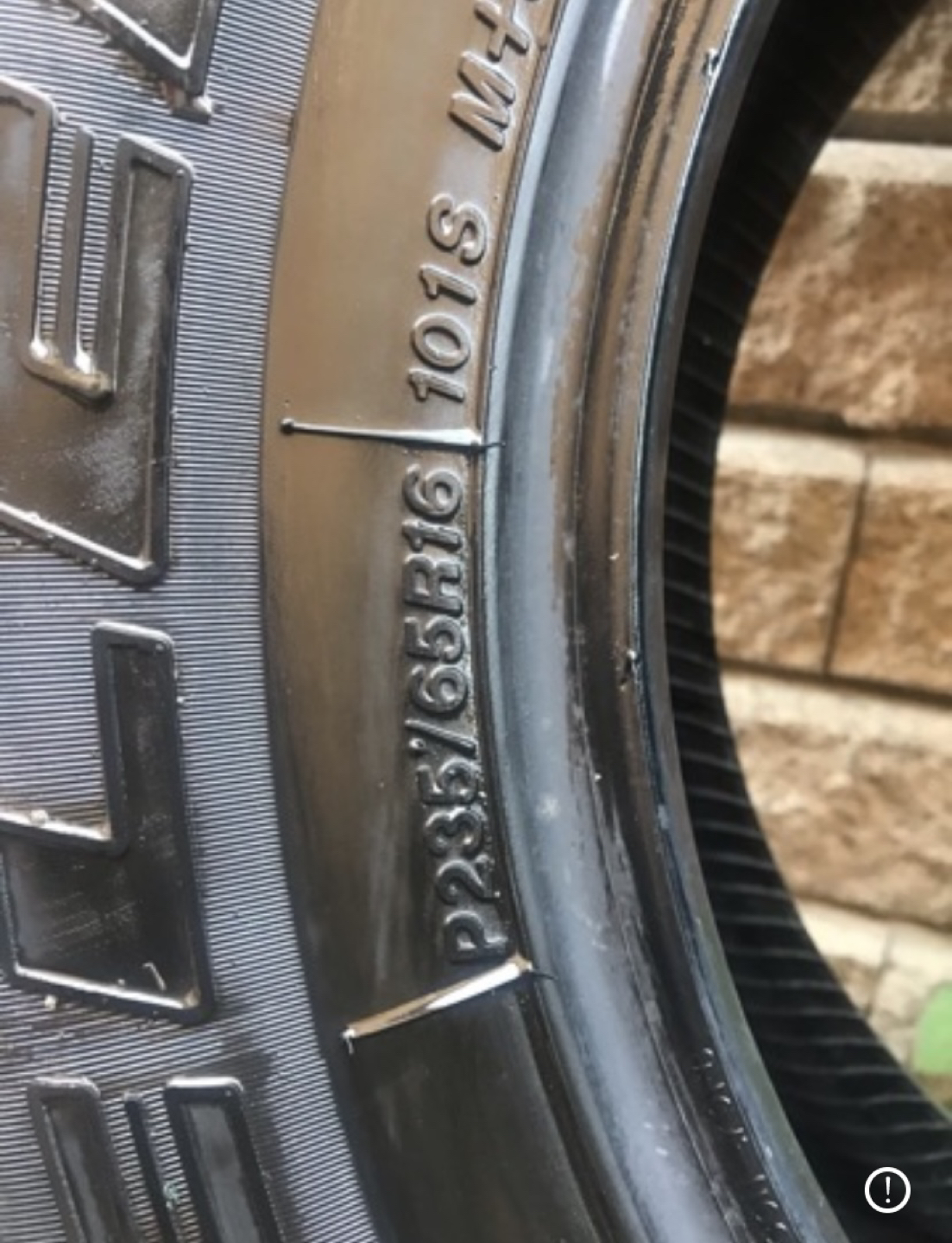 4 All-season Tires + 1 Free Spare Tire image indicator(7)