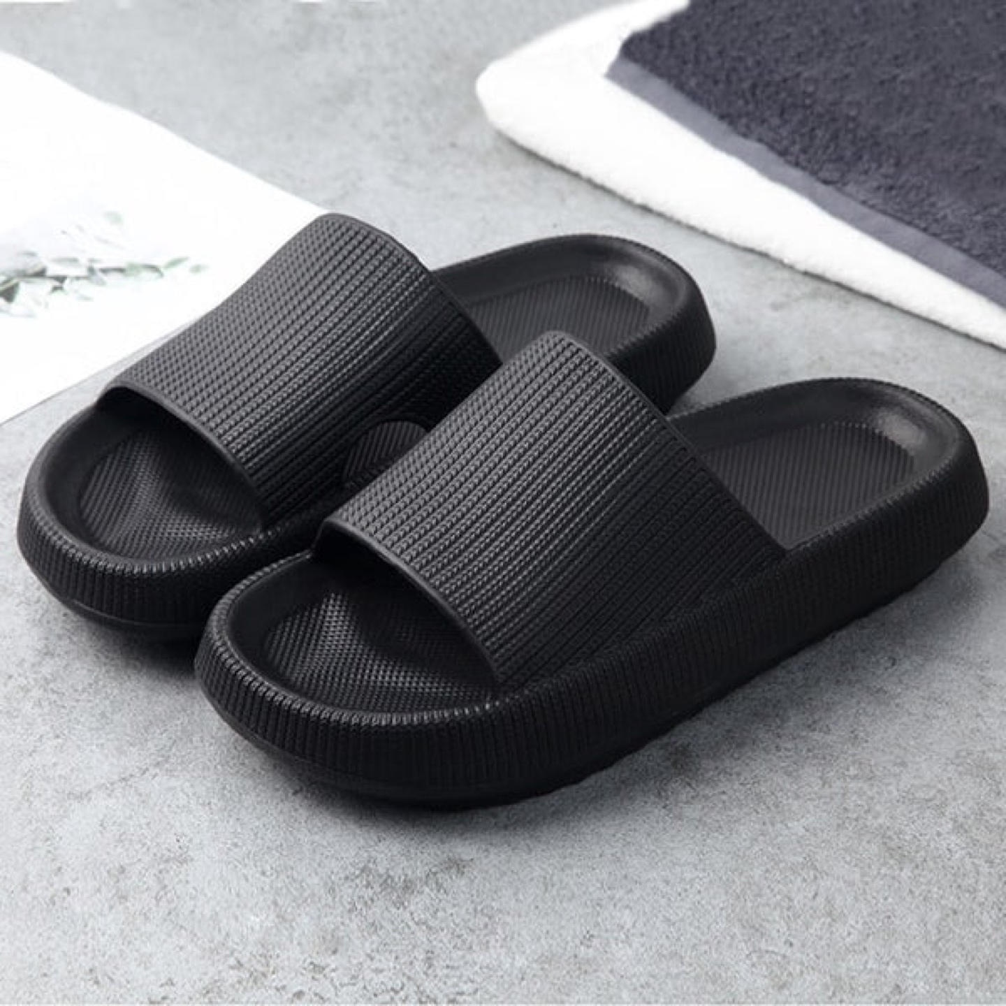 Black cloud slippers size 8 thumbnail
