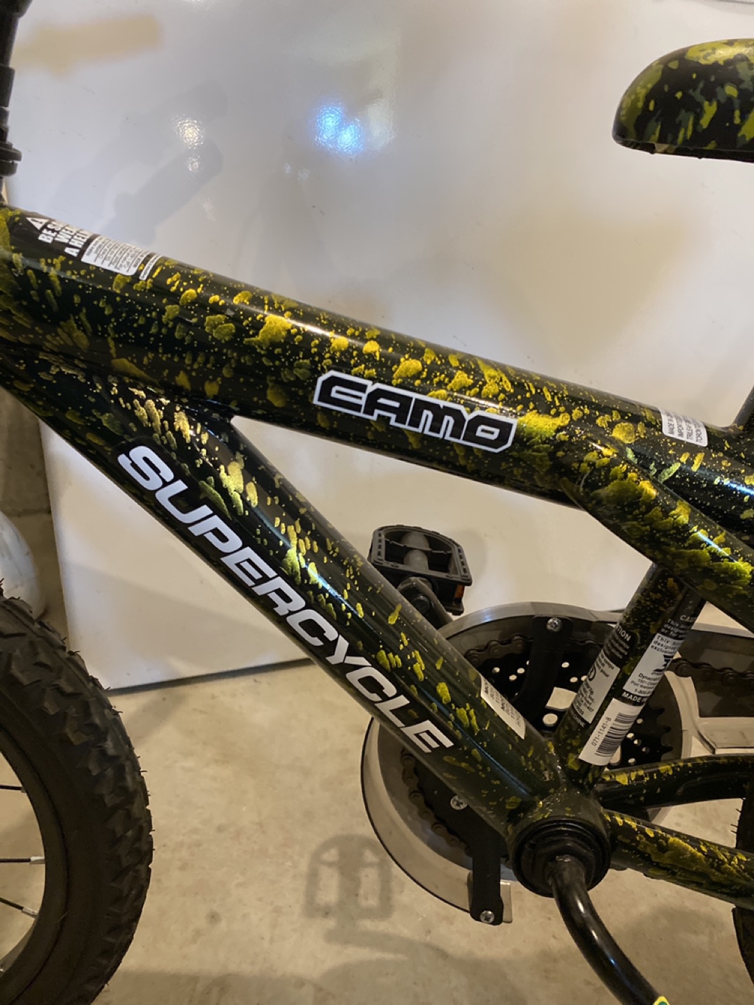 Camo Kids Bicycle with training wheels! - photo 2