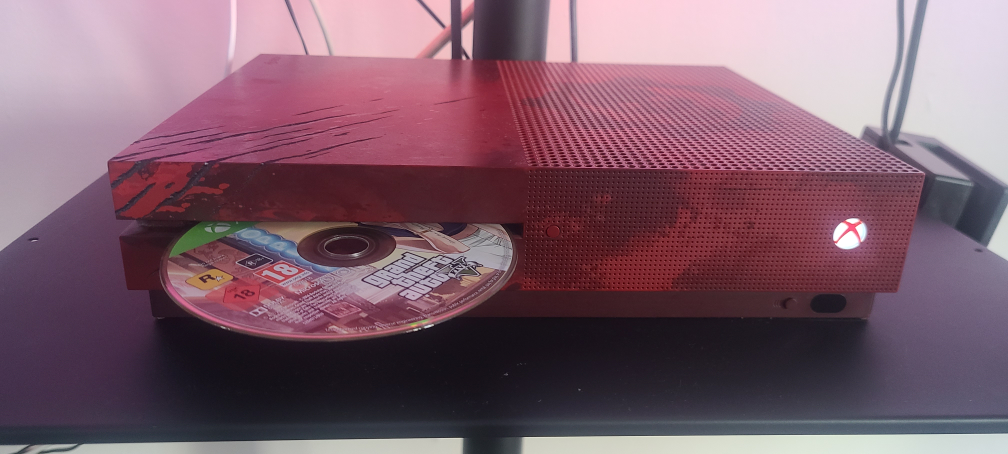 Xbox one s (Gears of War edition) - photo 3