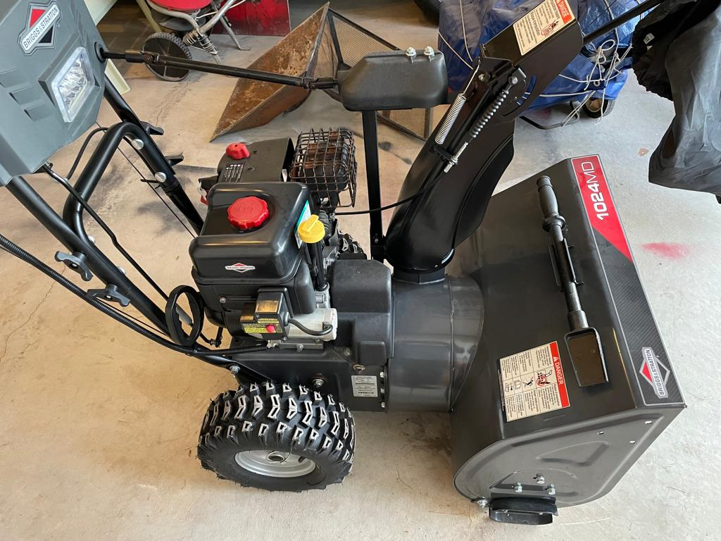 Barely Used - Briggs and Stratton 1024MD - photo 2