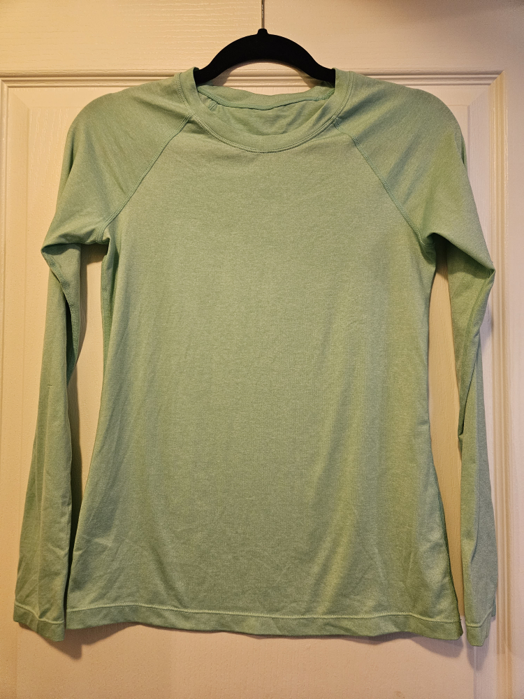 Women's workout top (medium) thumbnail