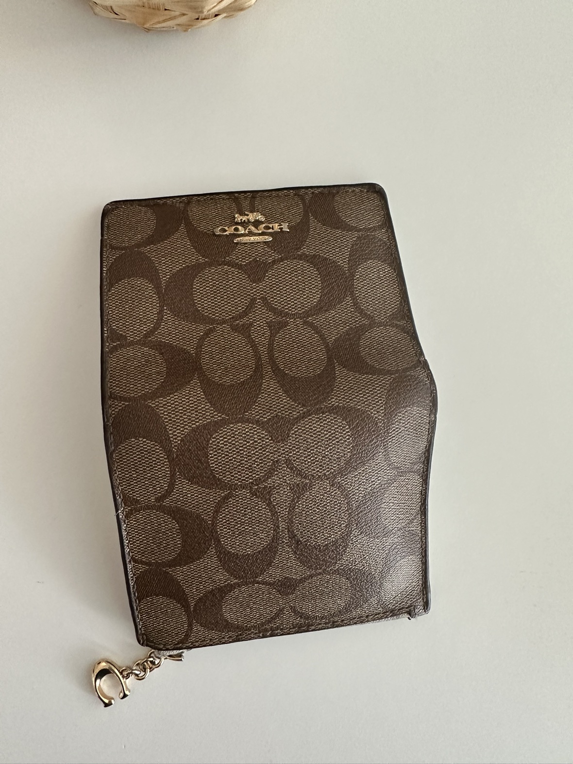 Coach Wallet image indicator(2)
