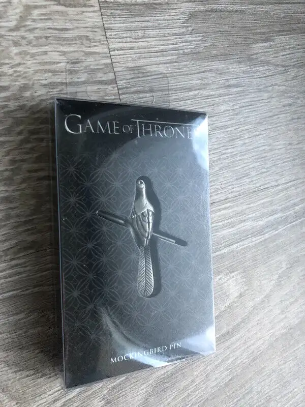Game of Thrones Littlefinger brooch 🐦‍⬛ image indicator(2)