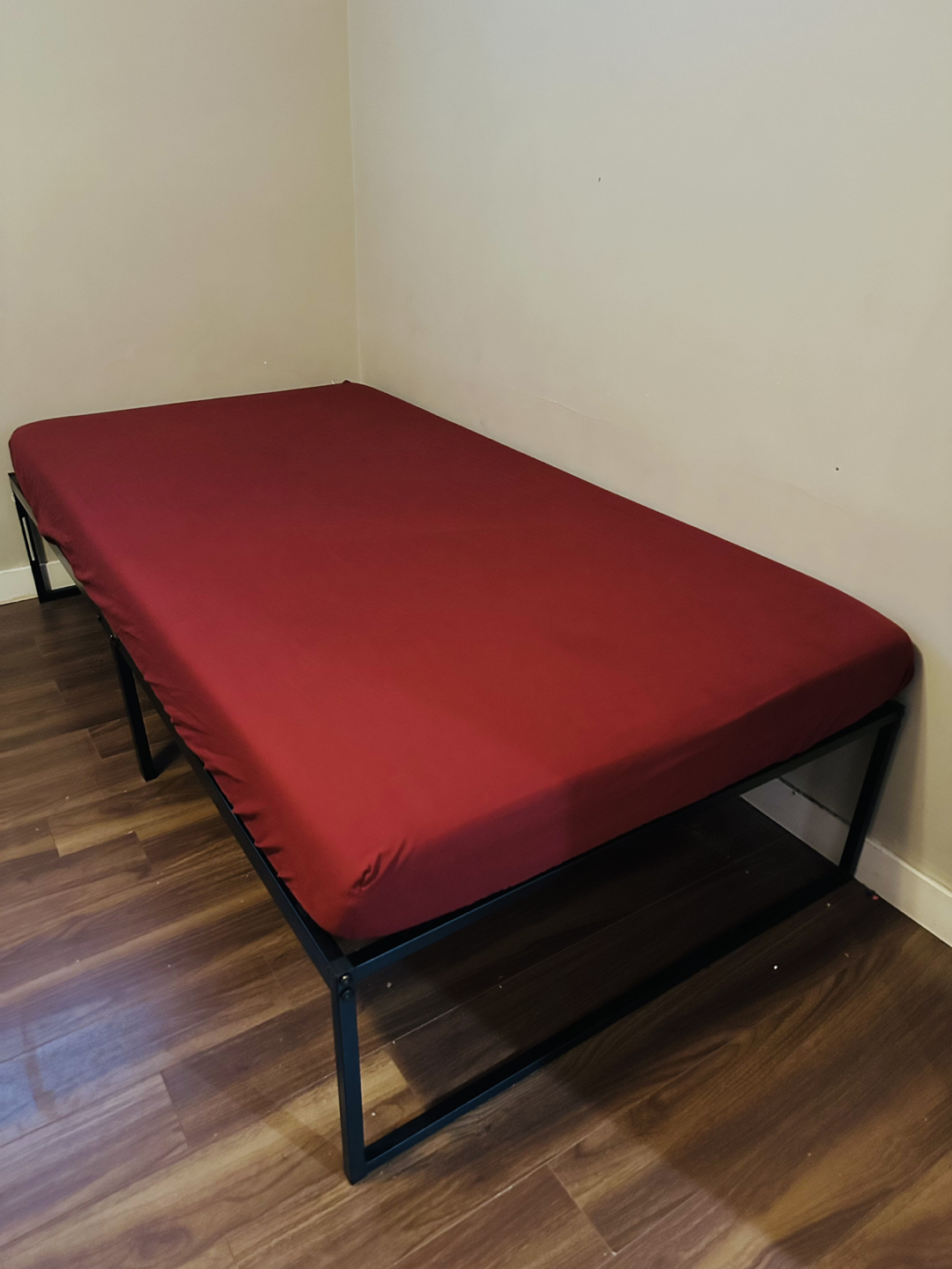 Single/Twin platform bed + mattress + pillow