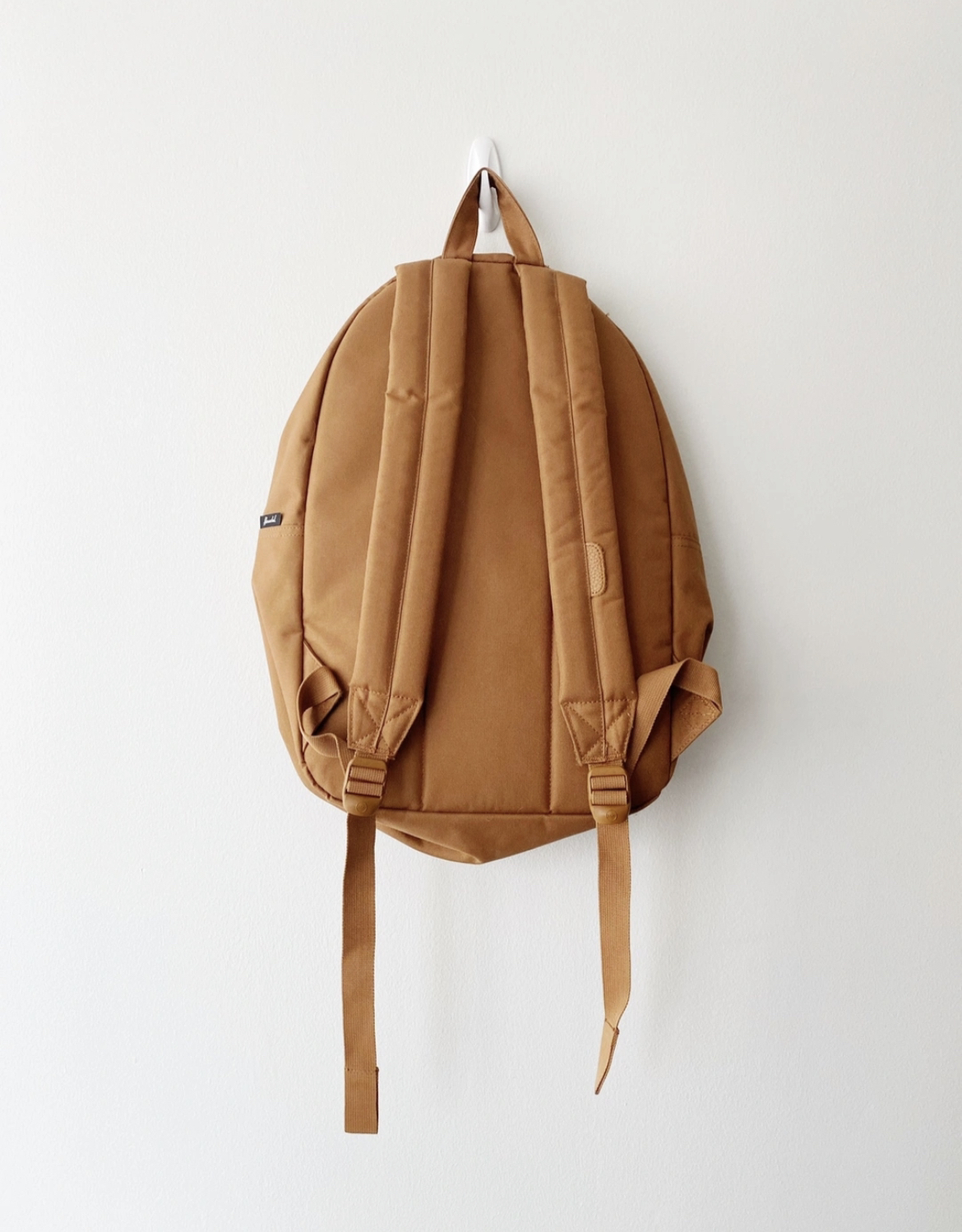 Herschel back pack classic image indicator(3)