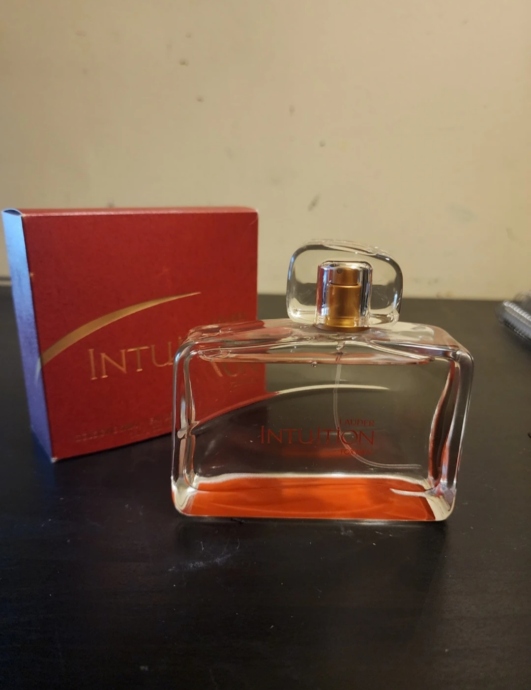 Cologne Lauder Intuition for man image indicator(2)