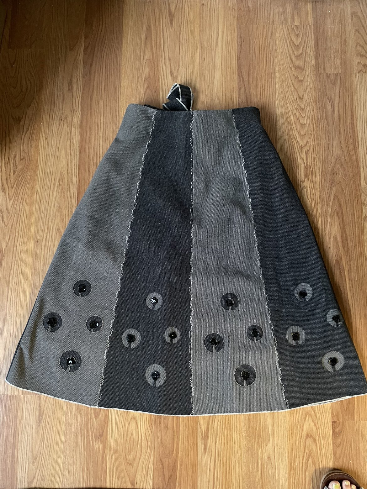 Art skirt thumbnail