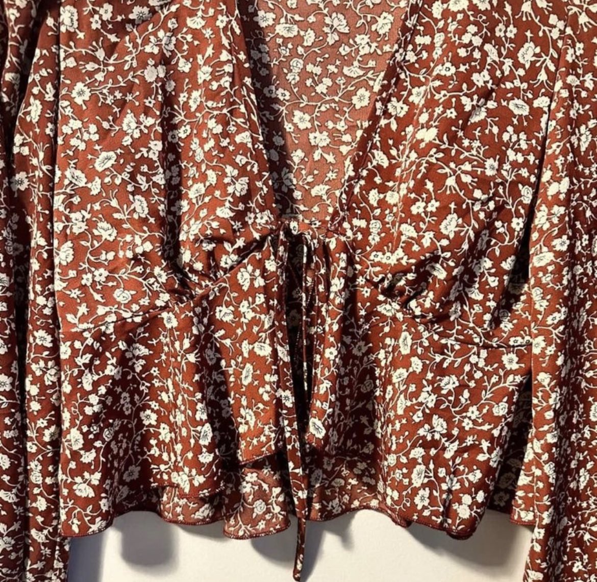 Brown and floral tie up shrug style with long bell sleeves SZ 6 image indicator(4)