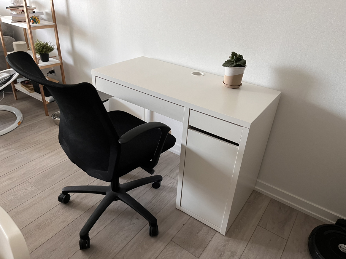 Office chair + desk - photo 5