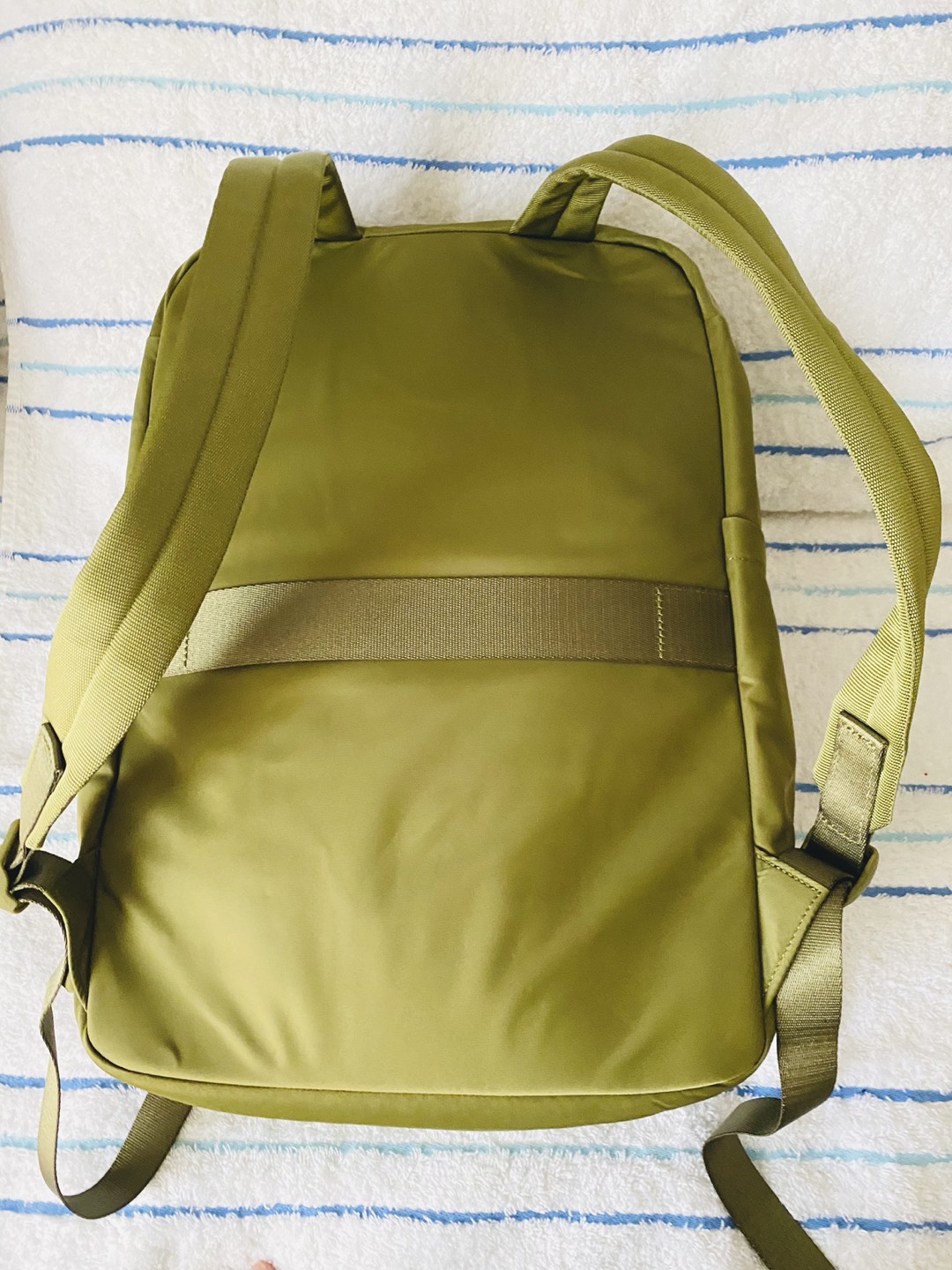 Lululemon BackPack image indicator(4)