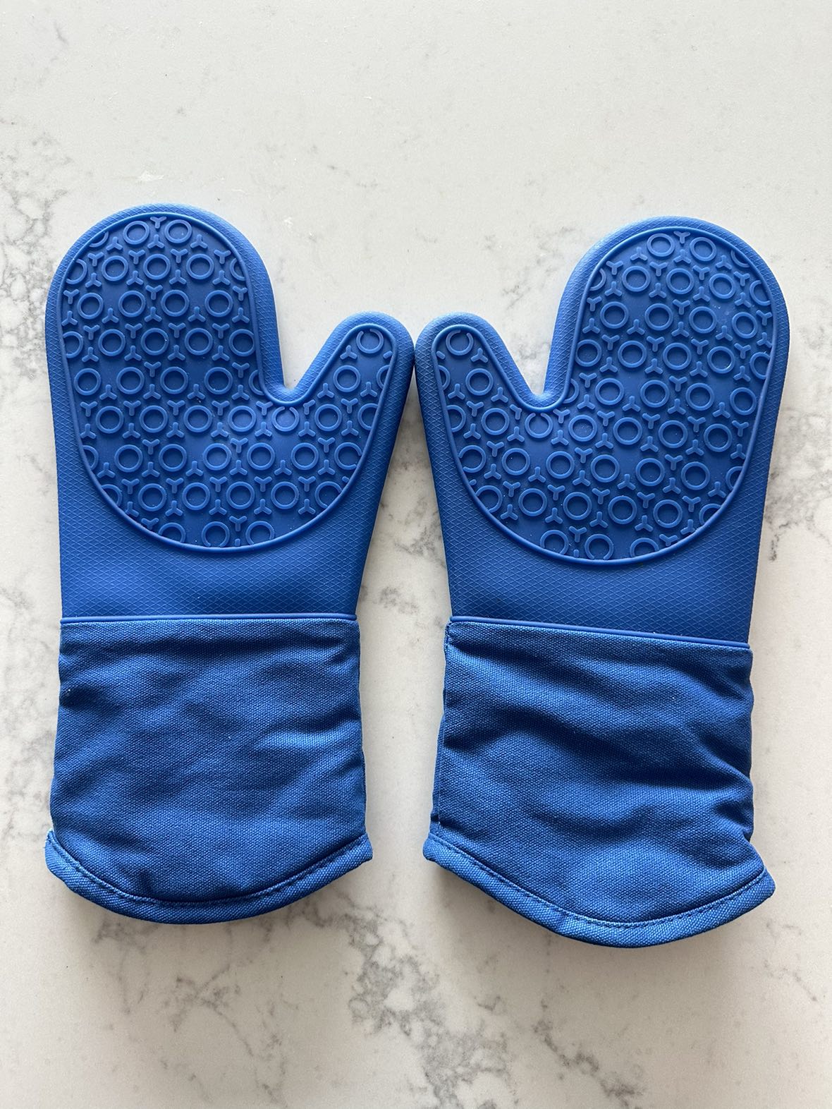 Silicone oven mitts
