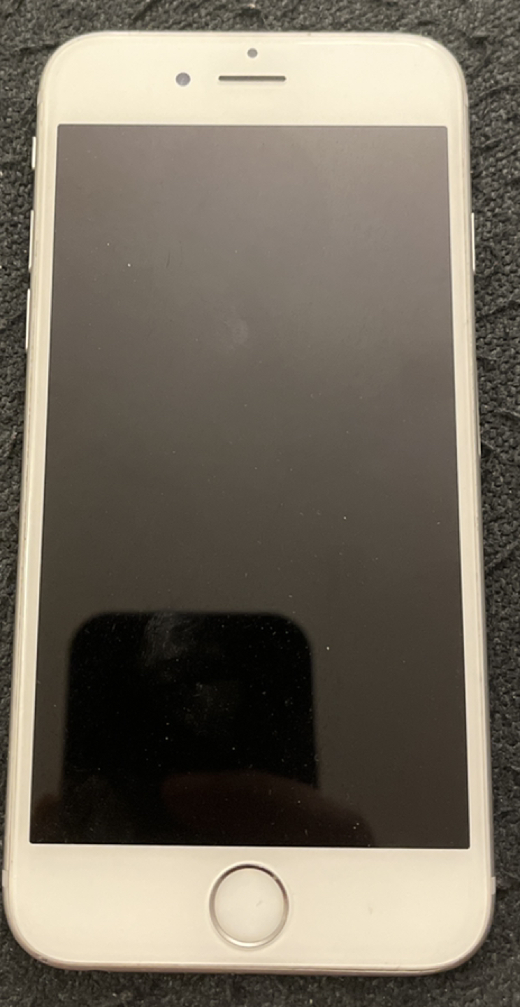 iPhone 6s - photo 2