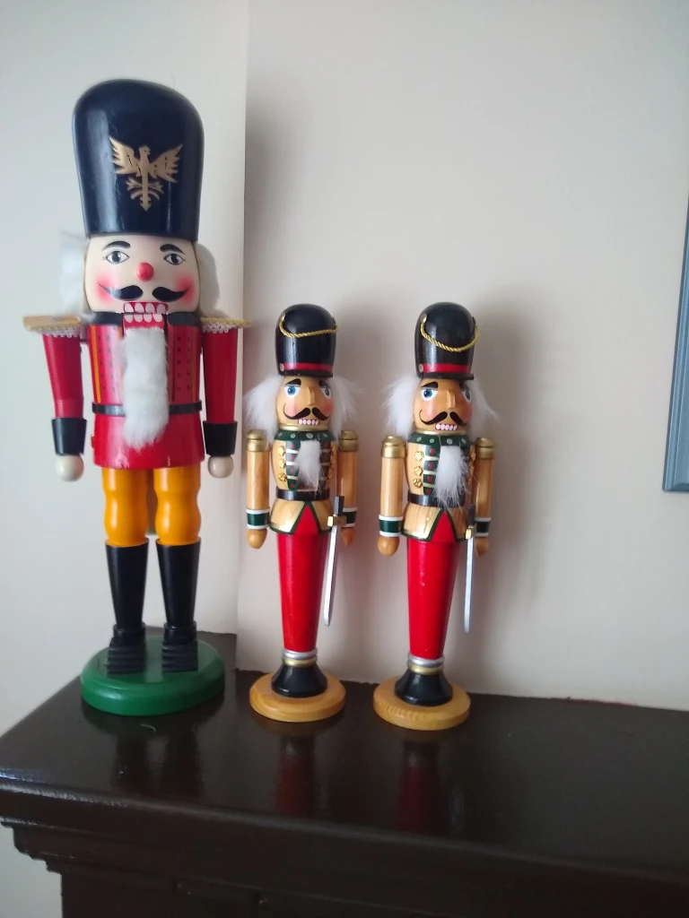 Christmas Decorations image indicator(7)