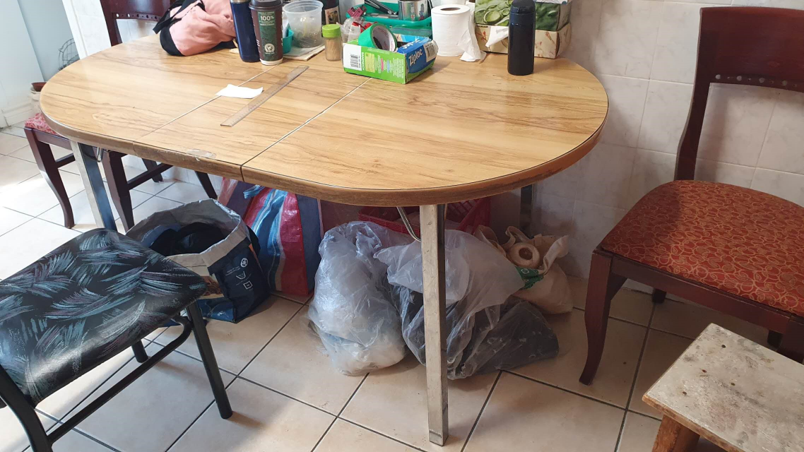 Dinning table with 4 chairs