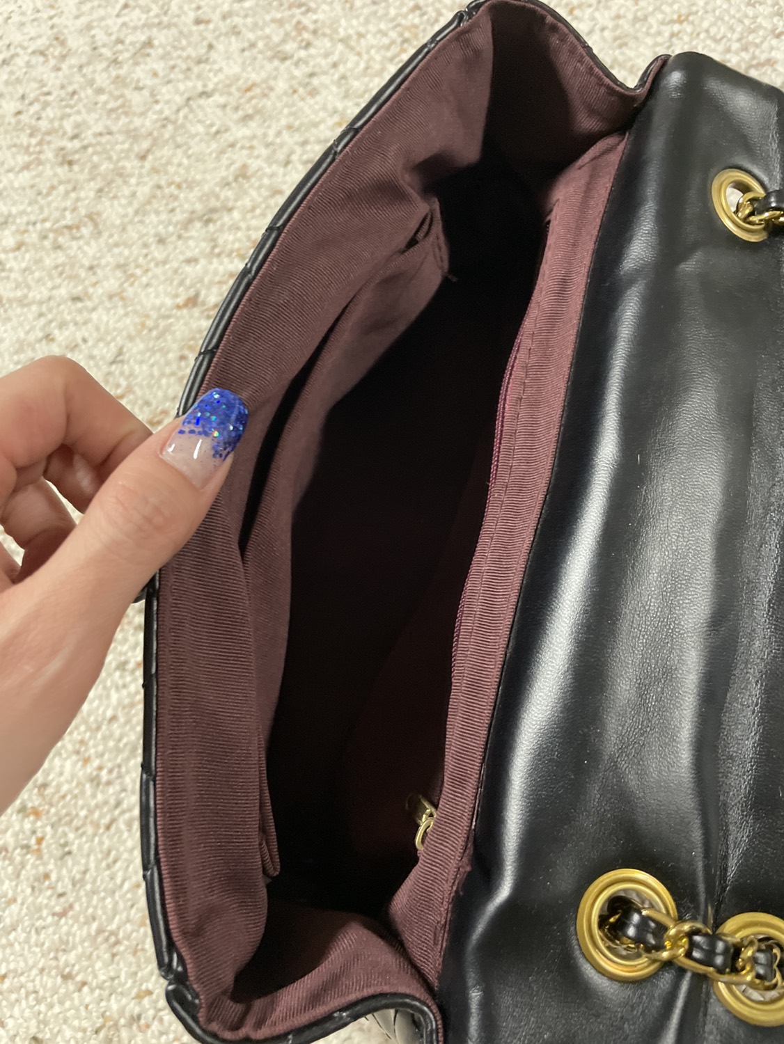 Black and gold purse image indicator(3)