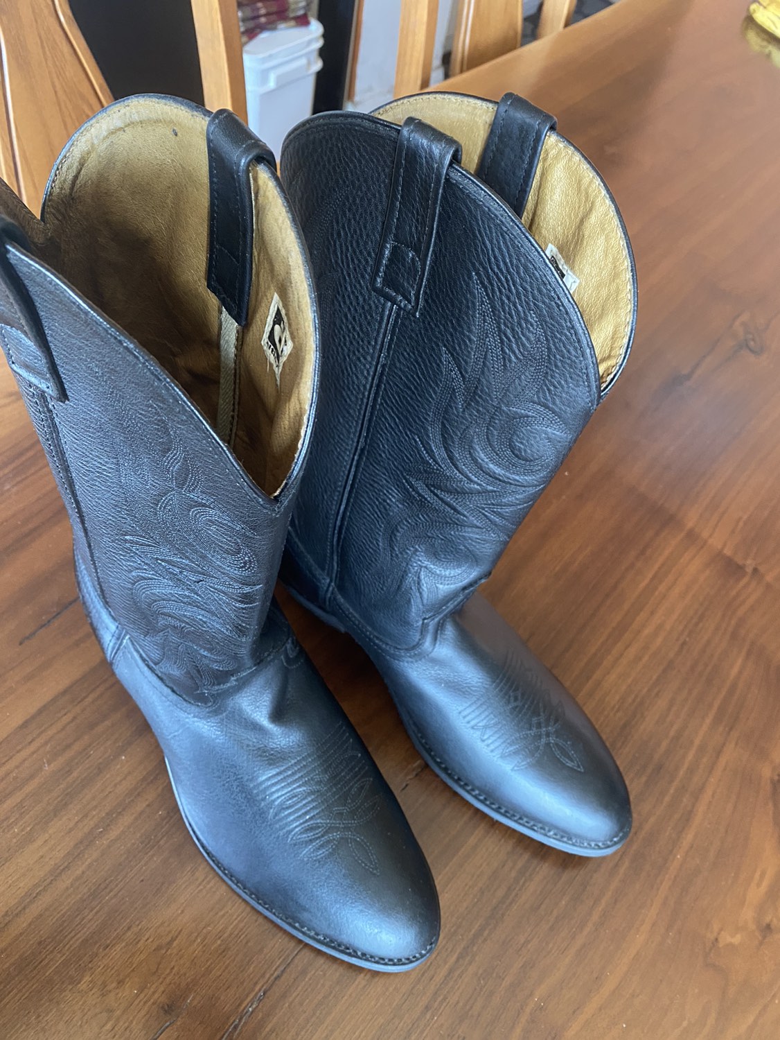 Genuine black leather Western boots thumbnail